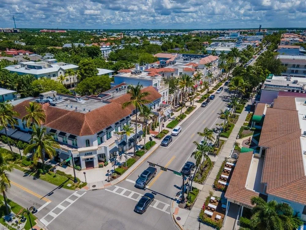 2524 Lee Street Naples, FL 34112