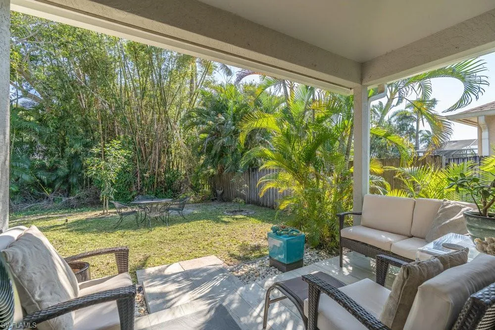 2524 Lee Street Naples, FL 34112