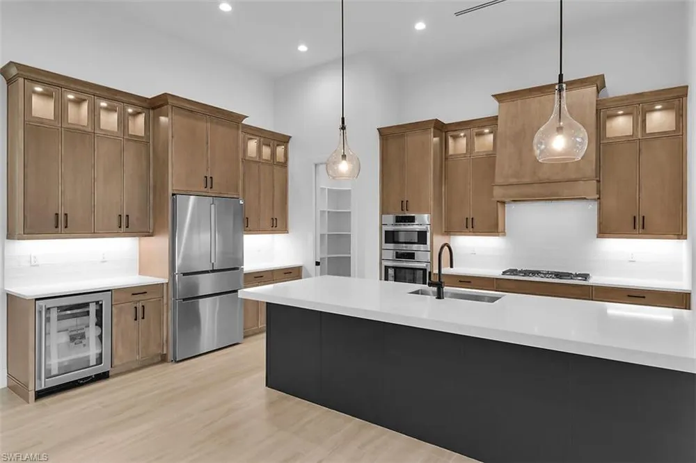 1528 Kingston Court Marco Island, FL 34145