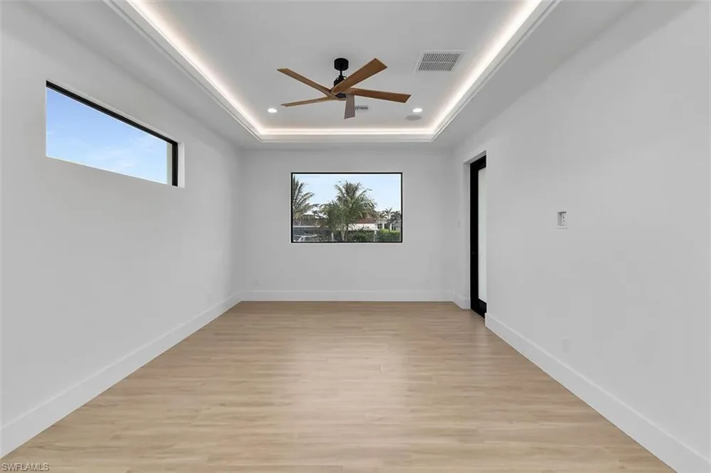 1528 Kingston Court Marco Island, FL 34145