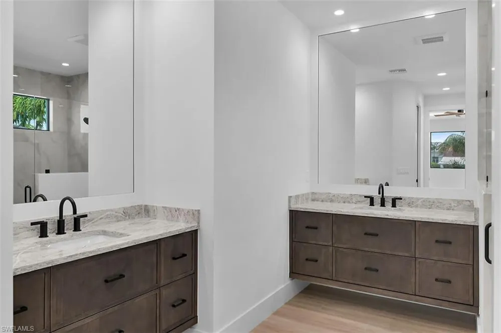 1528 Kingston Court Marco Island, FL 34145