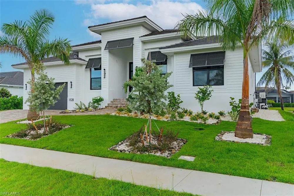1528 Kingston Court Marco Island, FL 34145