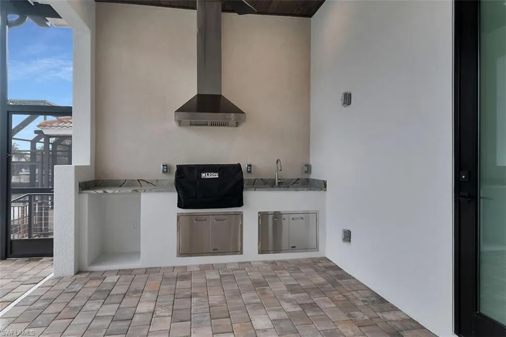 1528 Kingston Court Marco Island, FL 34145