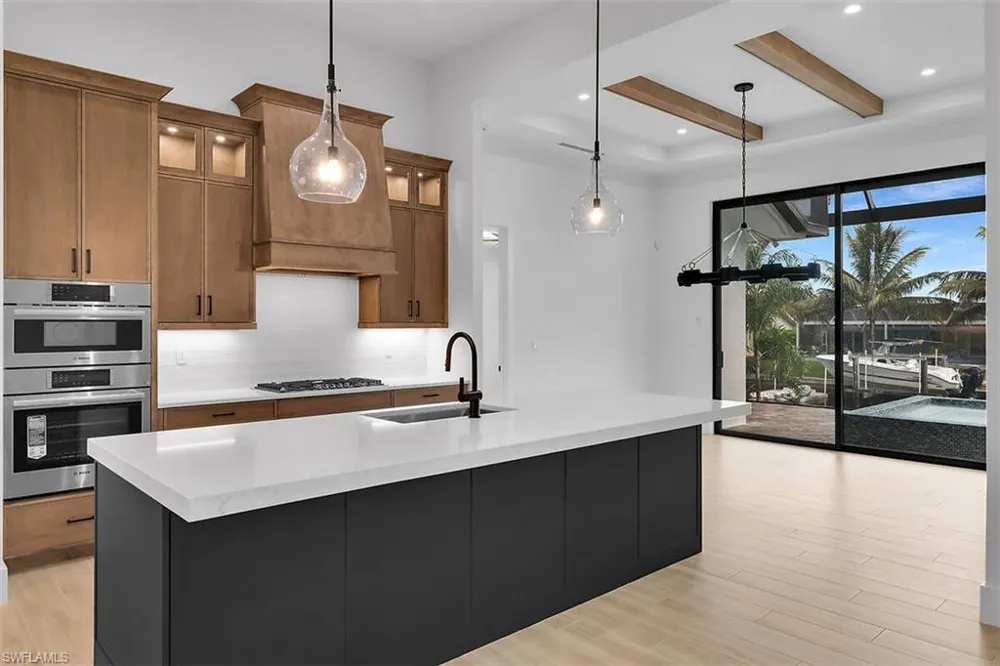 1528 Kingston Court Marco Island, FL 34145