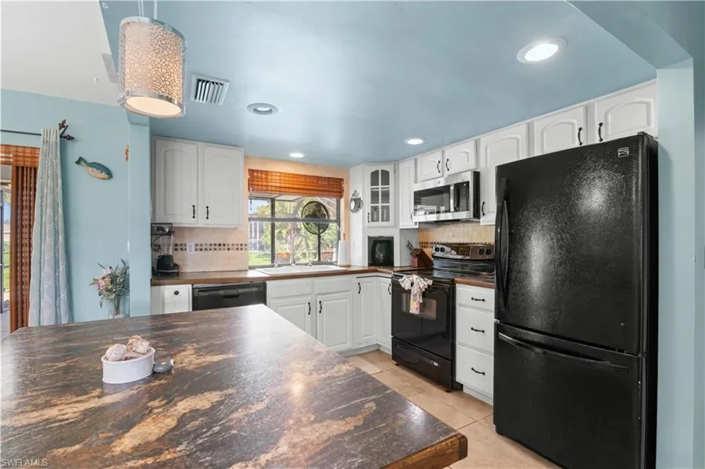 2110 SW Santa Barbara Place Cape Coral, FL 33991