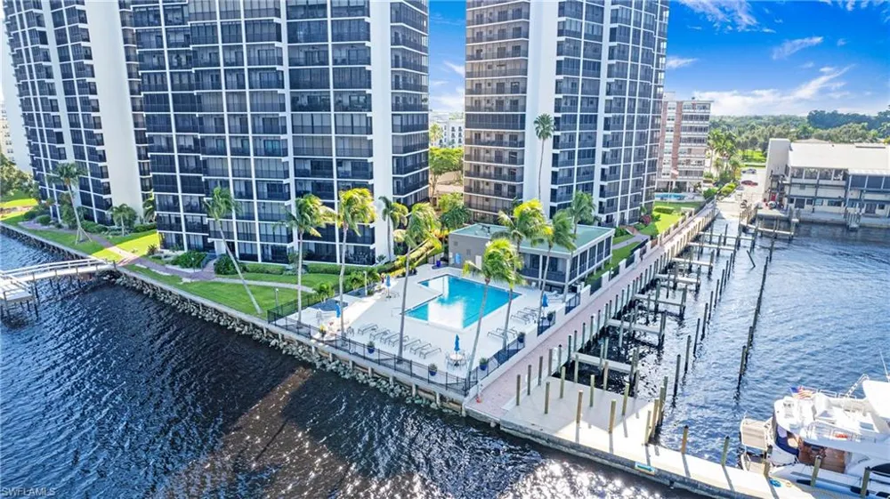 1920 Virginia Avenue #902 Fort Myers, FL 33901