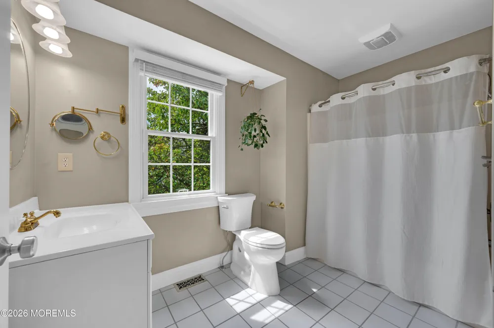 7 Waterford Way Spring Lake Heights, NJ 07762