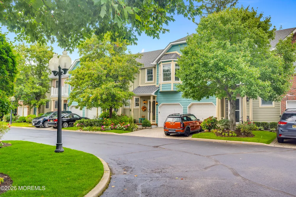 7 Waterford Way Spring Lake Heights, NJ 07762