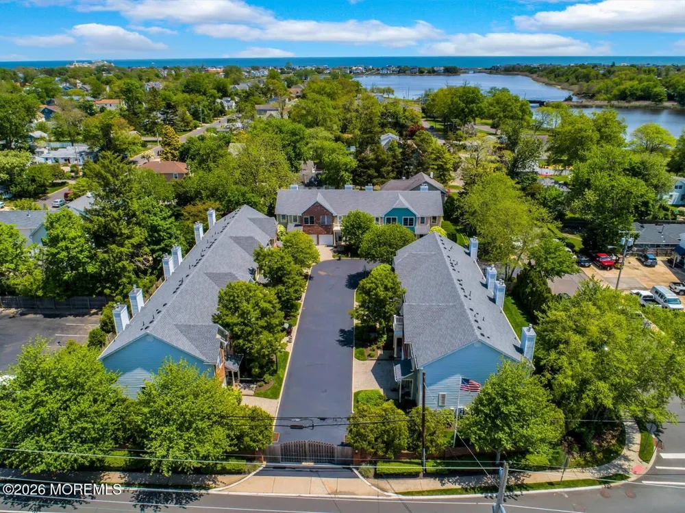 7 Waterford Way Spring Lake Heights, NJ 07762