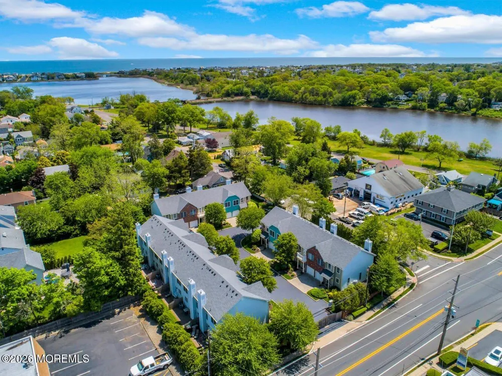 7 Waterford Way Spring Lake Heights, NJ 07762