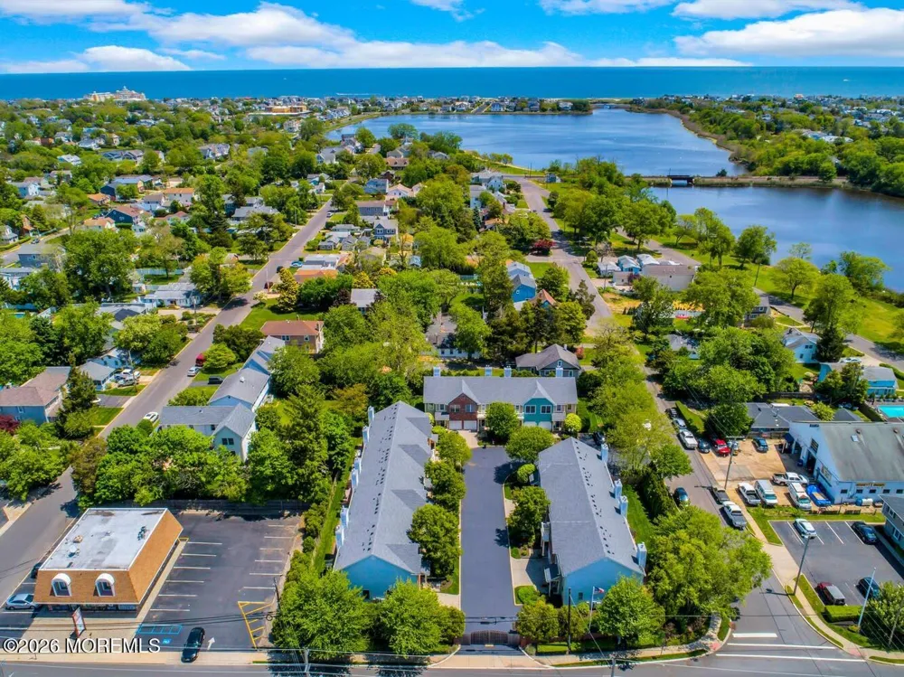 7 Waterford Way Spring Lake Heights, NJ 07762
