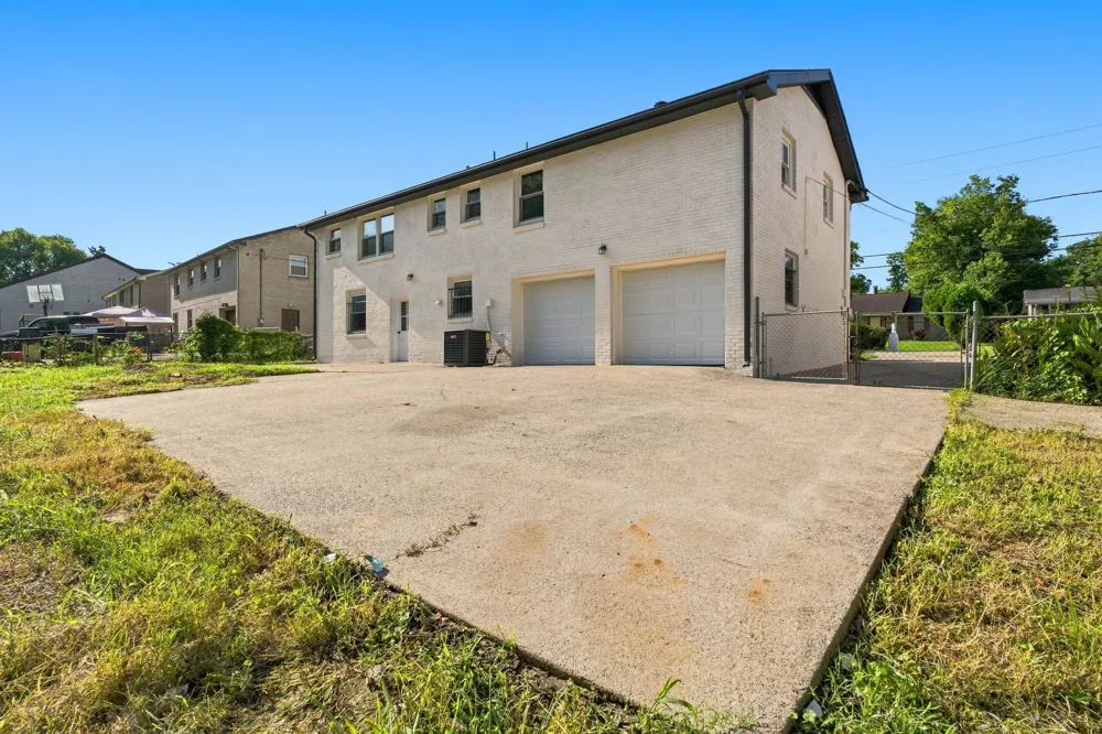 725 Roman Dr Nashville, TN 37207