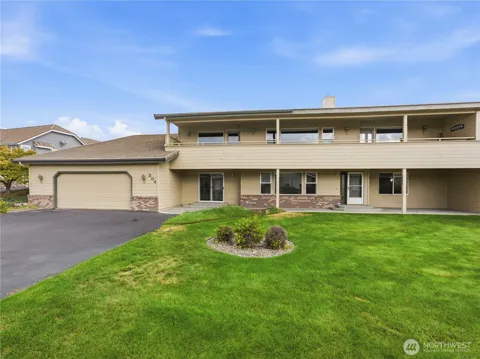1380 Eastmont Avenue #304