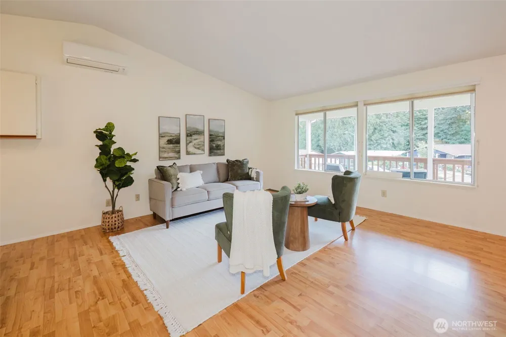 735 NW Firglade Drive Bremerton, WA 98311