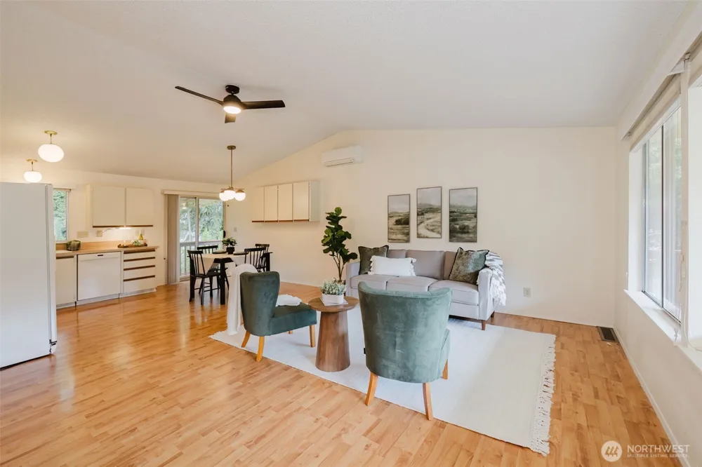 735 NW Firglade Drive Bremerton, WA 98311