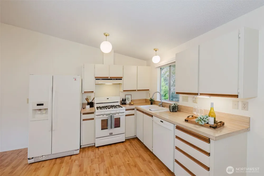 735 NW Firglade Drive Bremerton, WA 98311