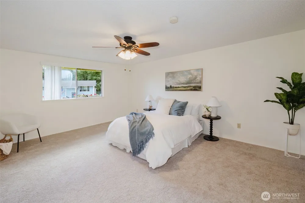 735 NW Firglade Drive Bremerton, WA 98311