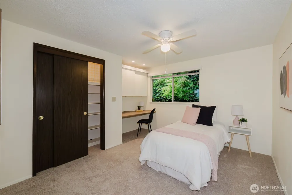 735 NW Firglade Drive Bremerton, WA 98311
