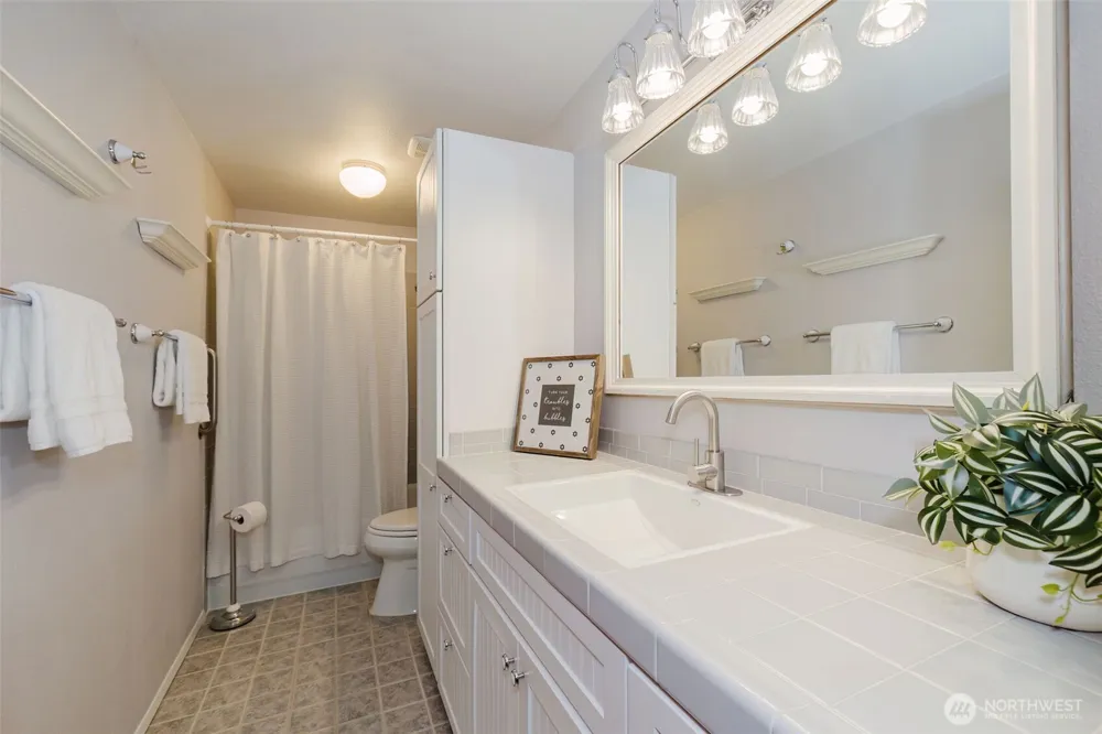 735 NW Firglade Drive Bremerton, WA 98311