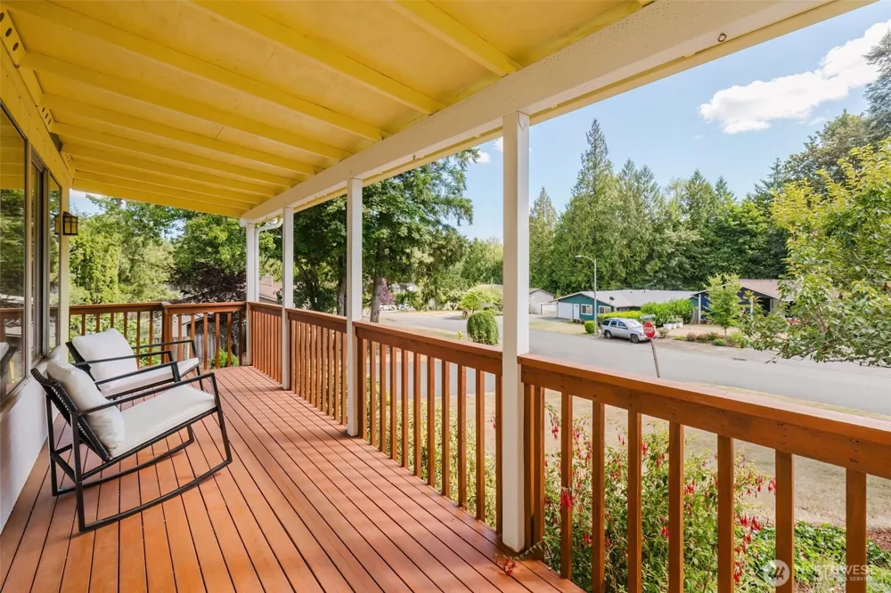 735 NW Firglade Drive Bremerton, WA 98311