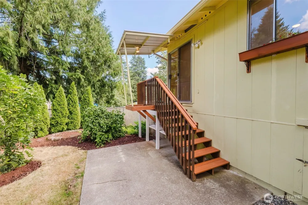 735 NW Firglade Drive Bremerton, WA 98311