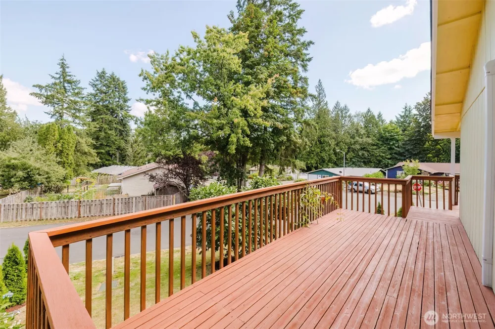735 NW Firglade Drive Bremerton, WA 98311