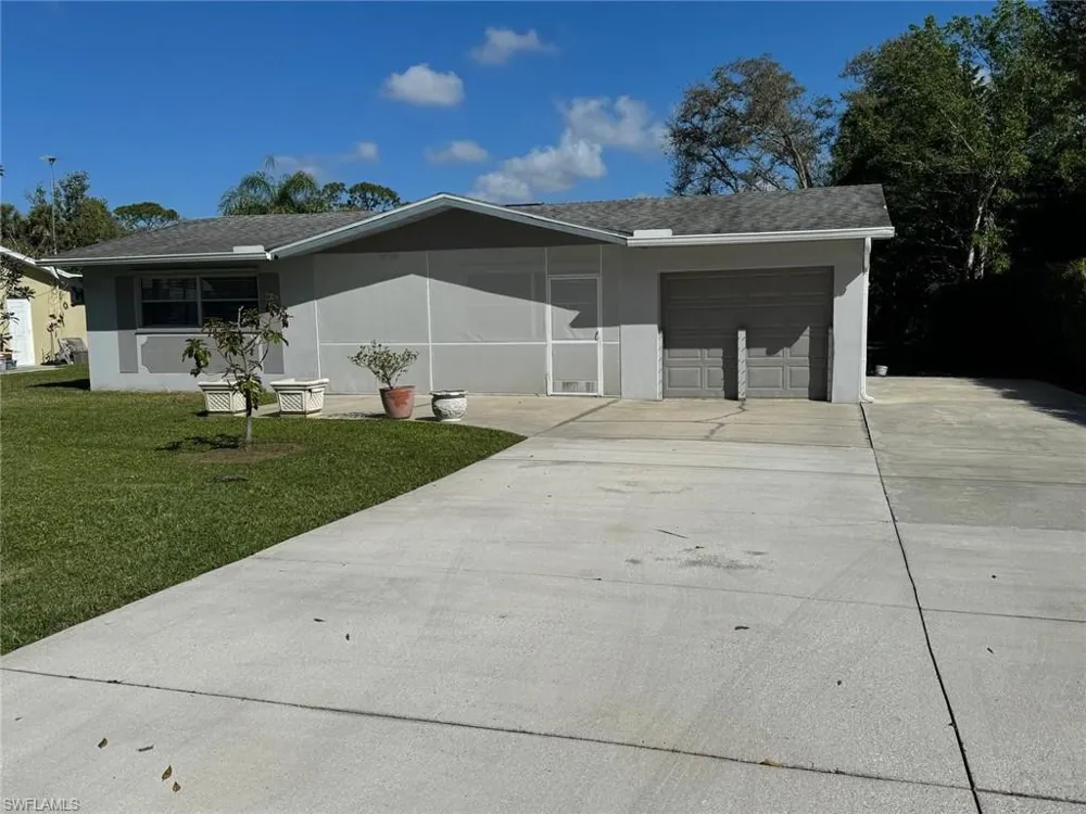 698 Muscogee Drive North Fort Myers, FL 33903
