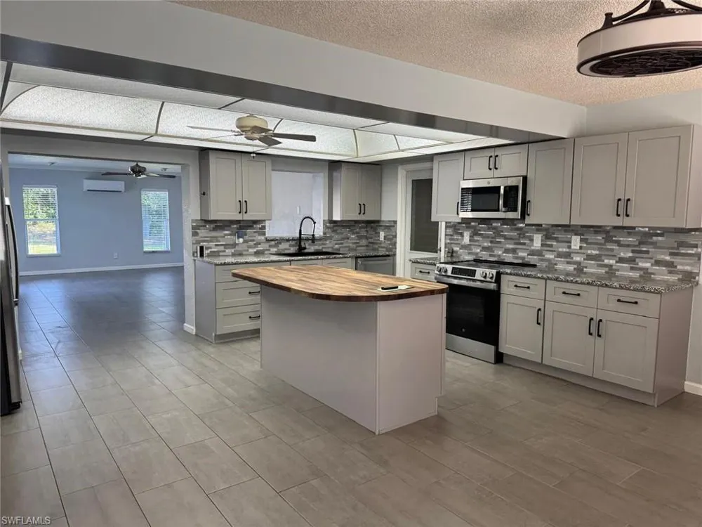 698 Muscogee Drive North Fort Myers, FL 33903