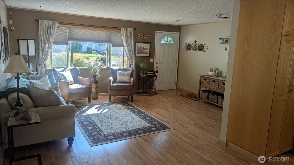 17104 24th Avenue SE Bothell, WA 98012