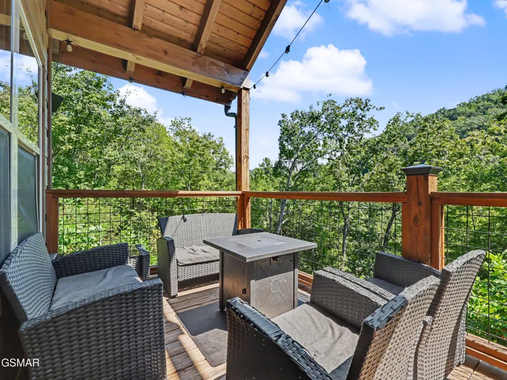 2724 Pine Crest Lane Sevierville, TN 37862