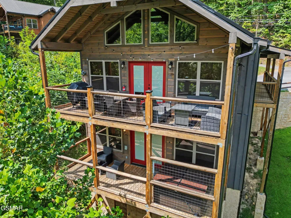 2724 Pine Crest Lane Sevierville, TN 37862
