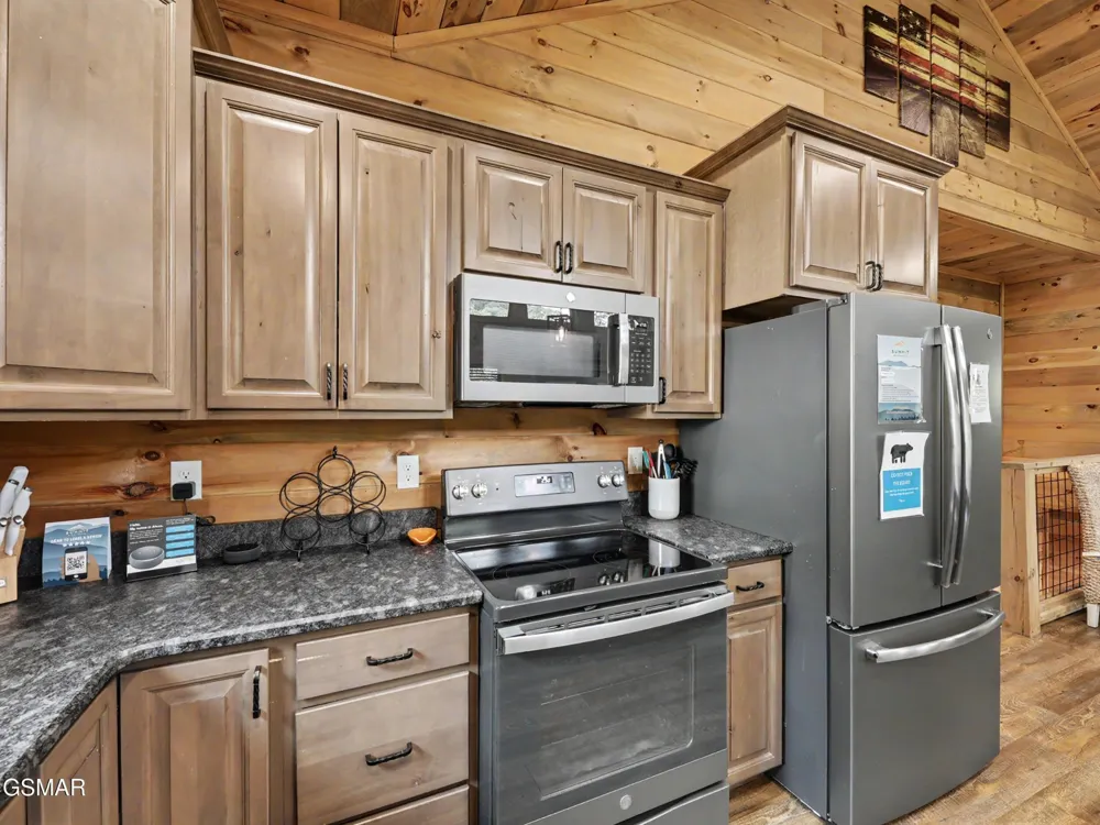 2724 Pine Crest Lane Sevierville, TN 37862