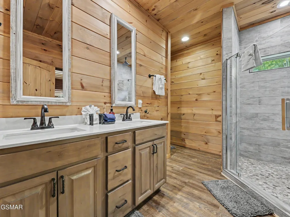 2724 Pine Crest Lane Sevierville, TN 37862