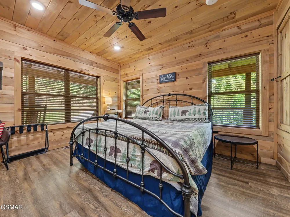 2724 Pine Crest Lane Sevierville, TN 37862