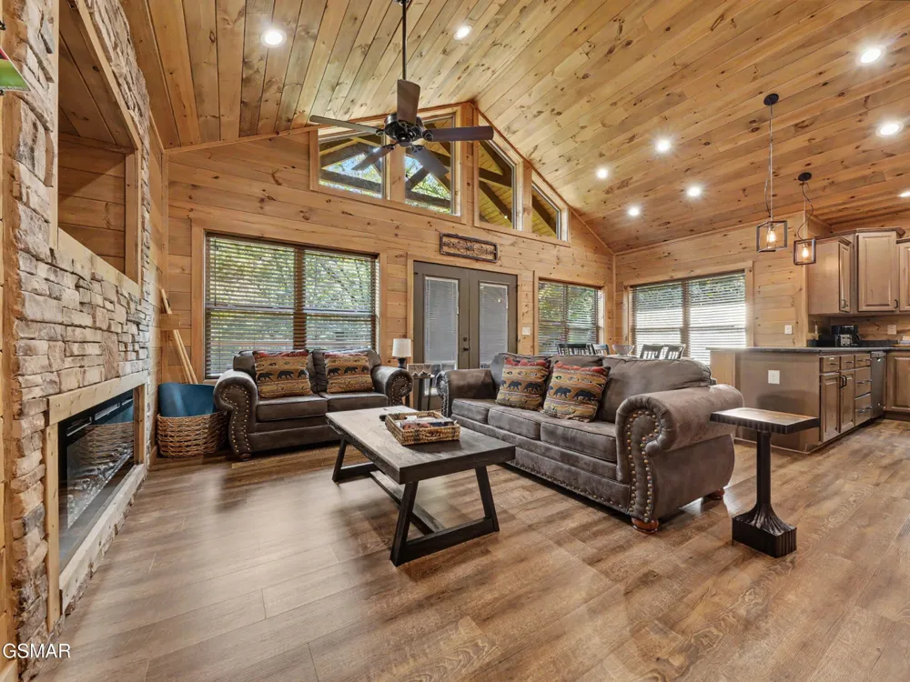 2724 Pine Crest Lane Sevierville, TN 37862