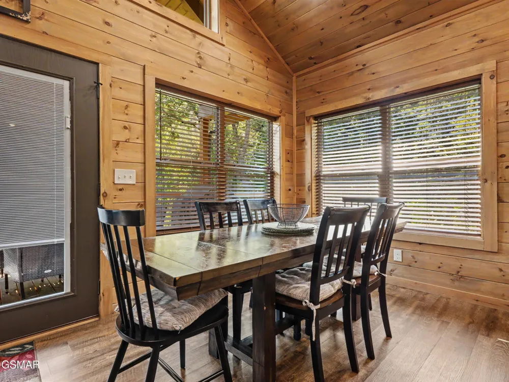 2724 Pine Crest Lane Sevierville, TN 37862