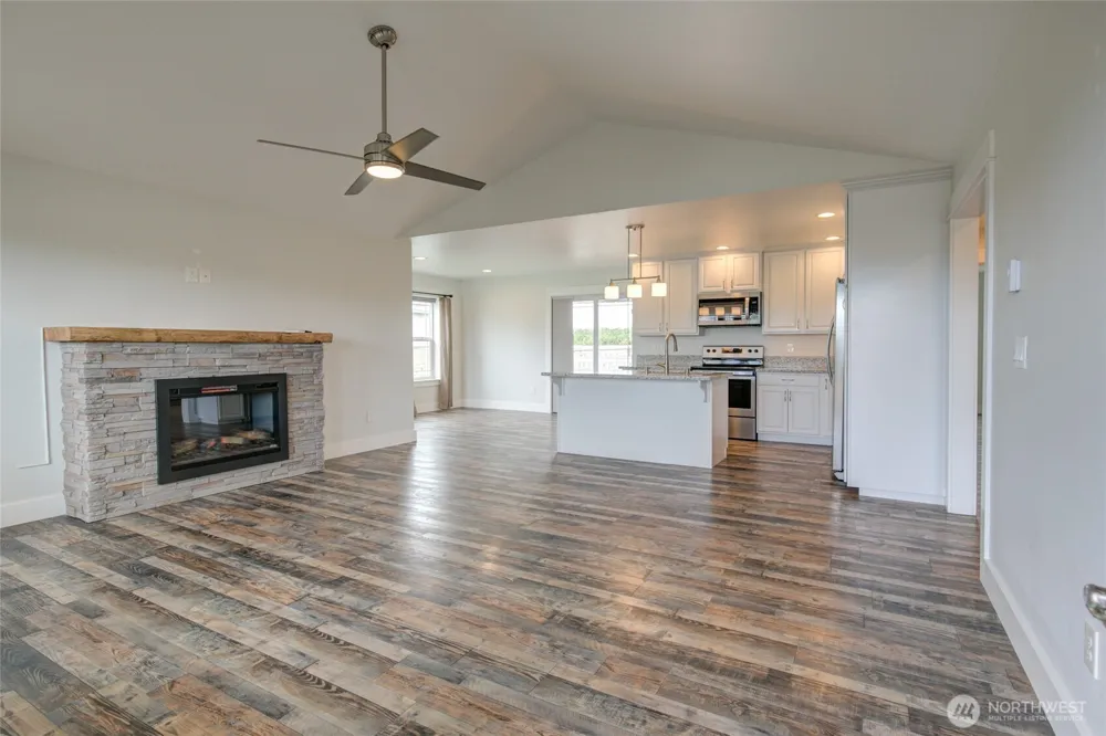 1092 Crestshire Loop SW Ocean Shores, WA 98569