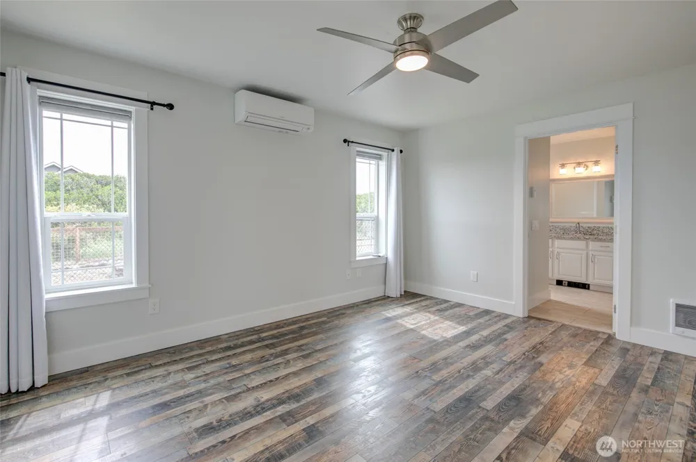 1092 Crestshire Loop SW Ocean Shores, WA 98569