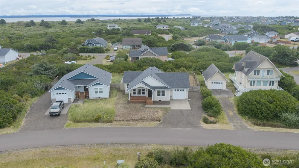 1092 Crestshire Loop SW Ocean Shores, WA 98569
