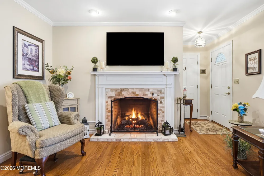 251 Hamiltonian Drive Middletown, NJ 07701