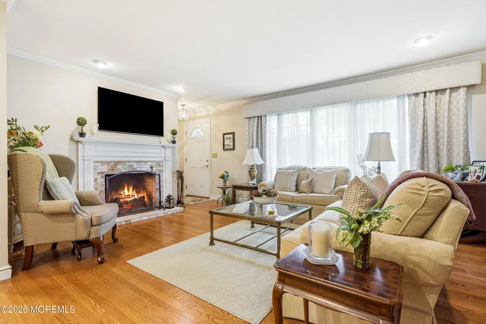 251 Hamiltonian Drive Middletown, NJ 07701