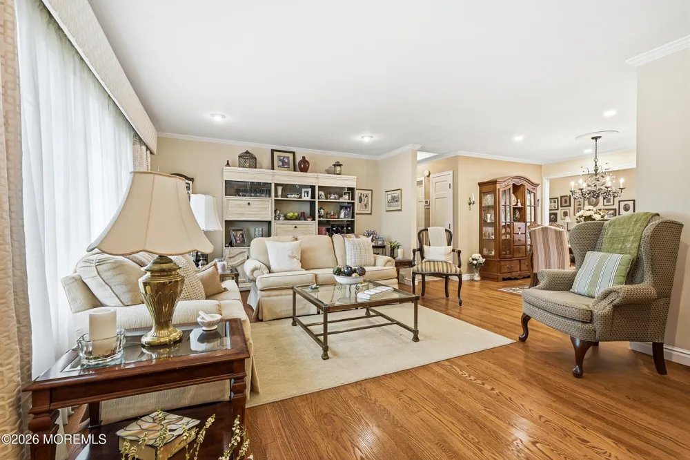 251 Hamiltonian Drive Middletown, NJ 07701