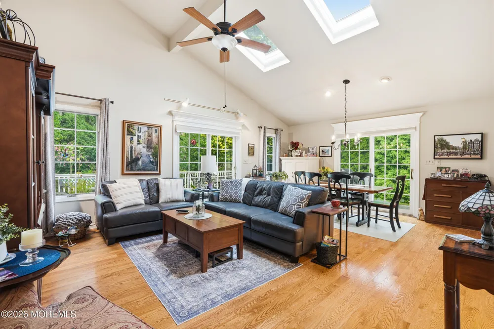 251 Hamiltonian Drive Middletown, NJ 07701