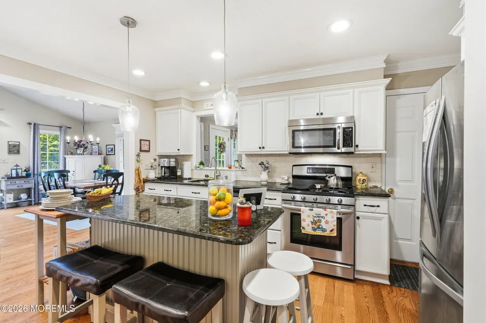 251 Hamiltonian Drive Middletown, NJ 07701