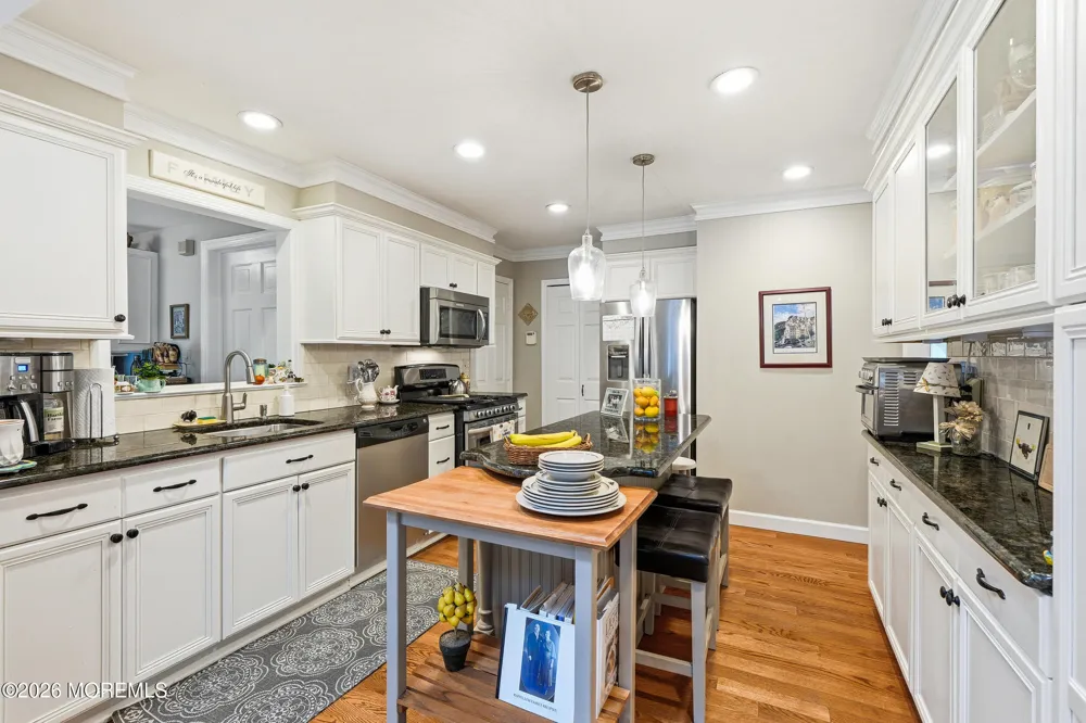 251 Hamiltonian Drive Middletown, NJ 07701