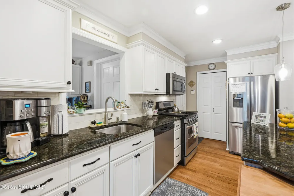 251 Hamiltonian Drive Middletown, NJ 07701
