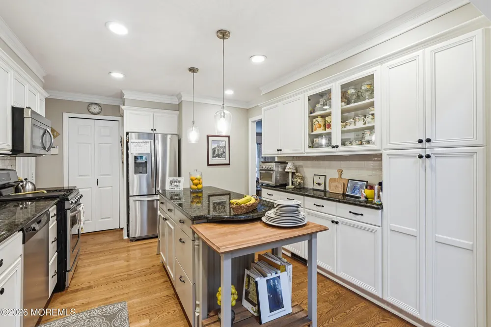 251 Hamiltonian Drive Middletown, NJ 07701