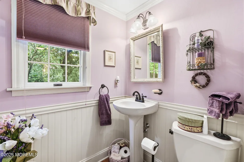 251 Hamiltonian Drive Middletown, NJ 07701