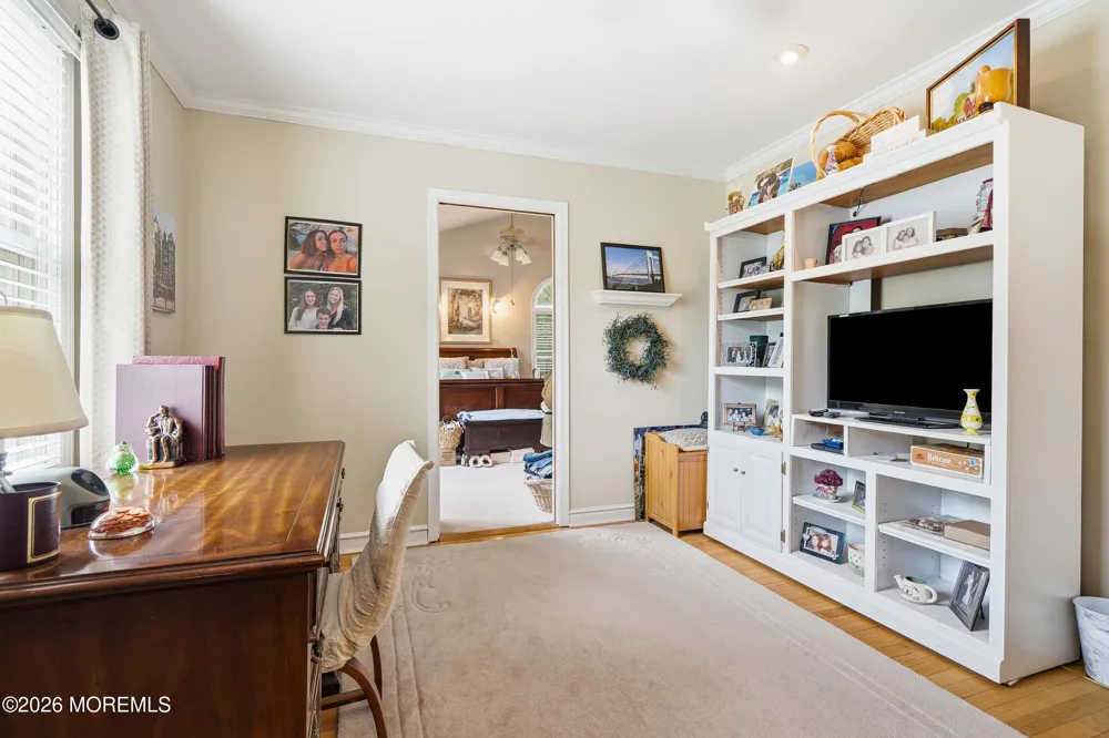 251 Hamiltonian Drive Middletown, NJ 07701