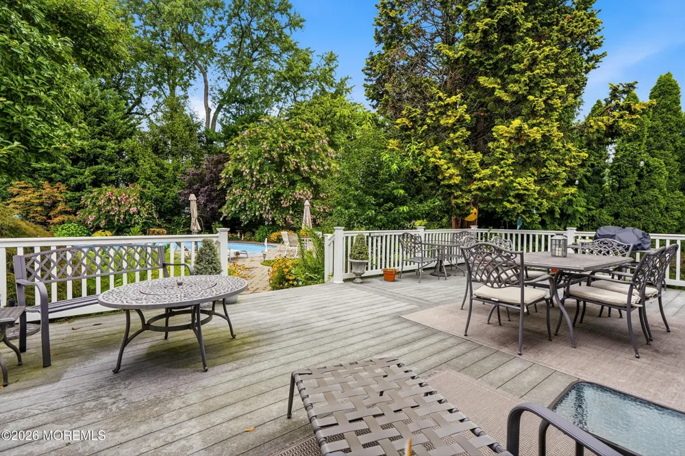 251 Hamiltonian Drive Middletown, NJ 07701
